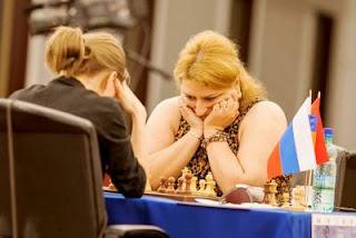 Echecs à Kazan: la grand-maître arménienne Elina Danielian (2484) bat la Russe Tatiana Kosintseva (2532) - Photo © Fide 