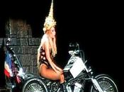 Thaïlande, Dépôt plainte contre Lady Gaga