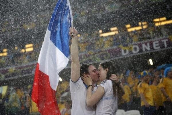 Euro 2012 / Ukraine – France: Ohé, Ohé, Matelot, la bande à Lolo navigue sur les flots