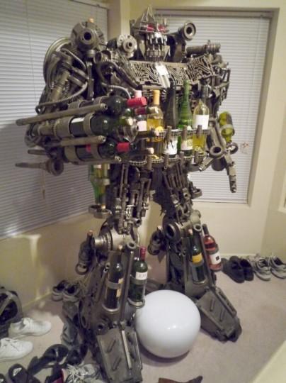wr5 404x540 Insolite : le porte bouteille Transformers