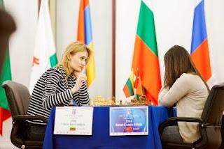 Échecs à Kazan: Viktorija Cmilyte (2508) a battu la joueuse turque Betul Cemre Yildiz (2333) lors de la ronde 7 - Photo © Fide 
