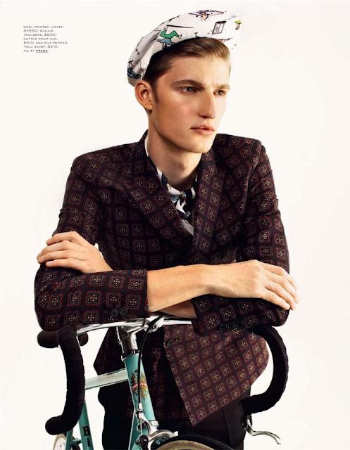 Looks homme de Prada du printemps et été 2012.
