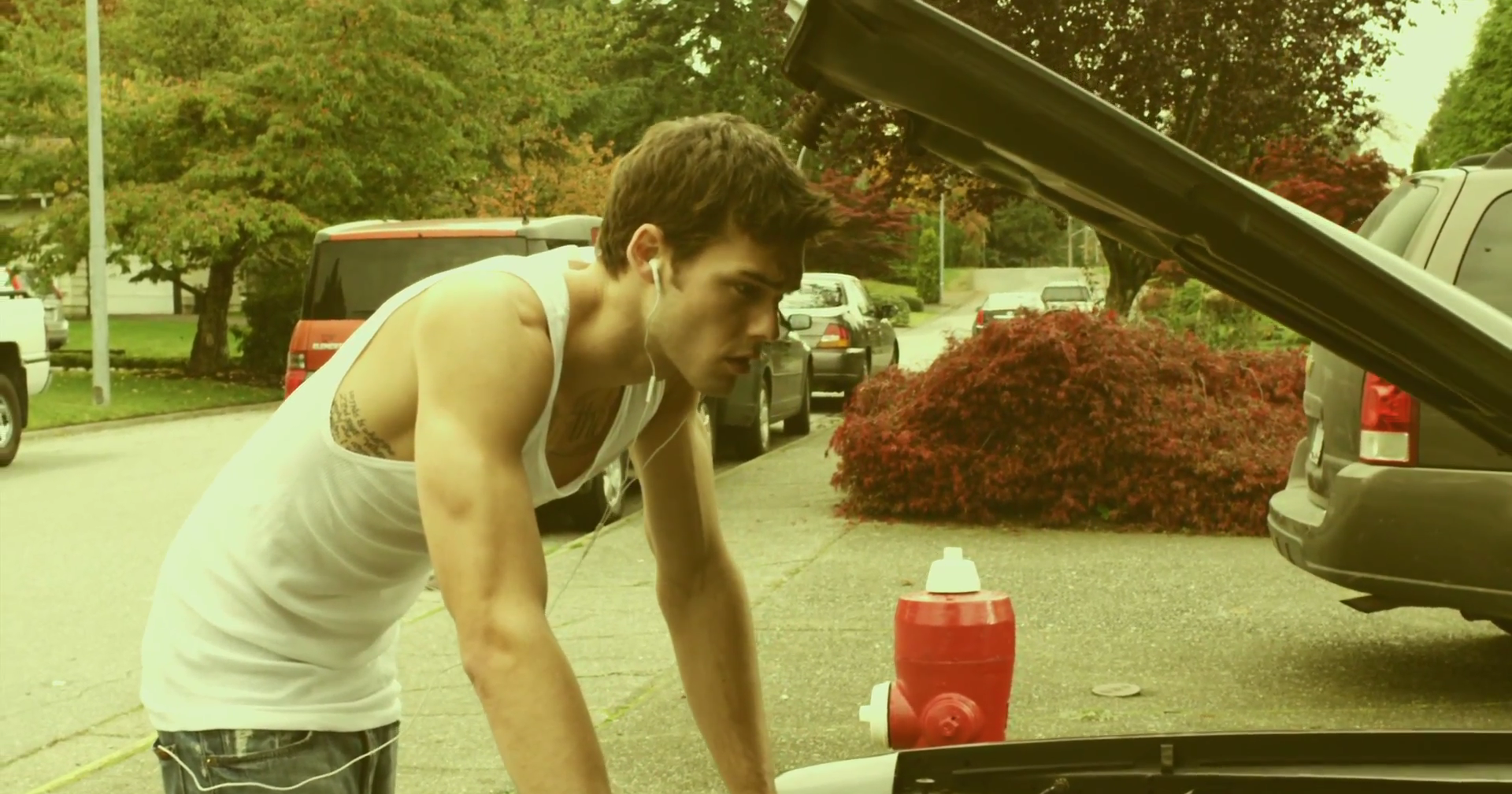 MUSIQUE “Call Me Maybe” le clip au final très gay de Carly Rae Jepsen