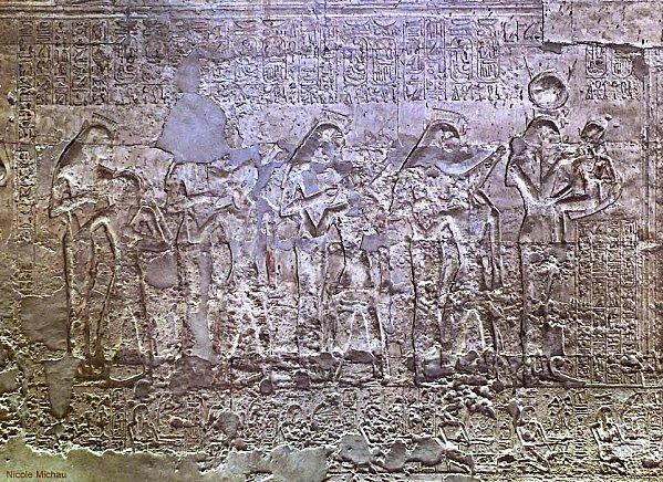 Allaitement-de-Ramses-II---Abydos.jpg