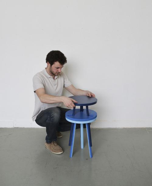 Modeste les tabourets empilables par Paul Menand