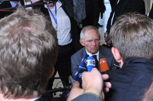Wolfgang Schäuble ne décolère pas contre le retour partiel à la retraite à 60 ans mis en place par les socialistes français.