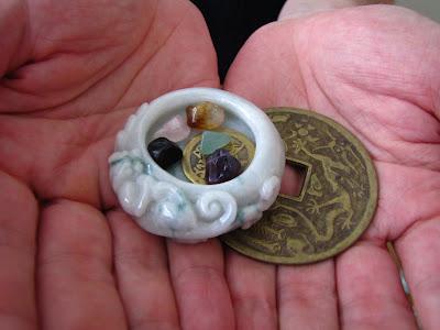 Coupelle en jade décoré﻿e d'un Pi Xiu
