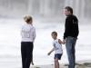thumbs xray withfamily 281029 Photos : Britney et ses fils à la plage   23/06/12