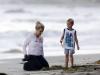thumbs xray beach 281229 Photos : Britney et ses fils à la plage   23/06/12