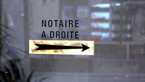 notaire-a-droite.jpg