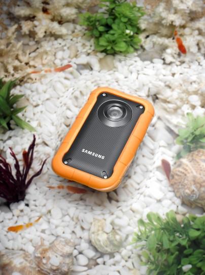 Samsung W350 : le caméscope ultra-robuste