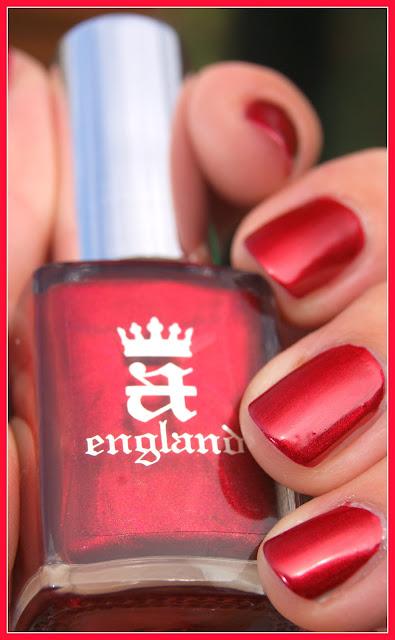 Rouge Perceval de A England ou comment mettre le feu à mes ongles.