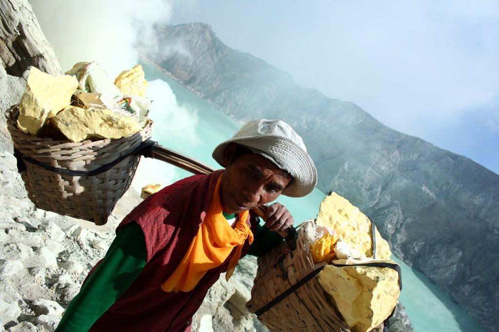 Porteur de souffre du Kawa Ijen