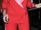 Dérapage Rihanna smoking rouge rose!