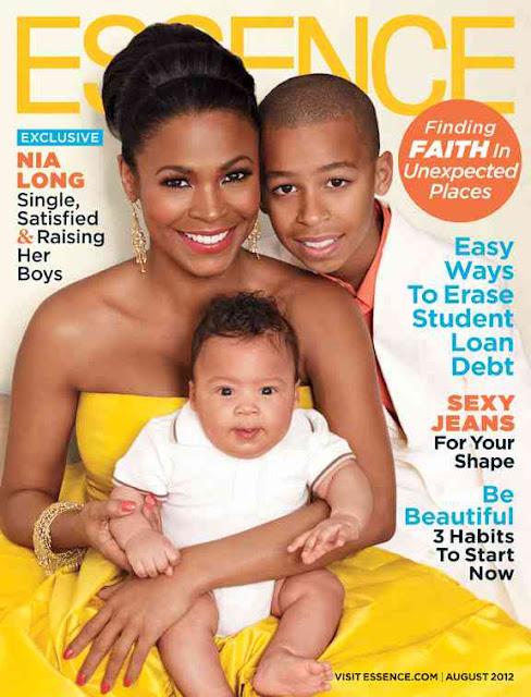 Nia Long et ses fils couvre Essence magazine en août