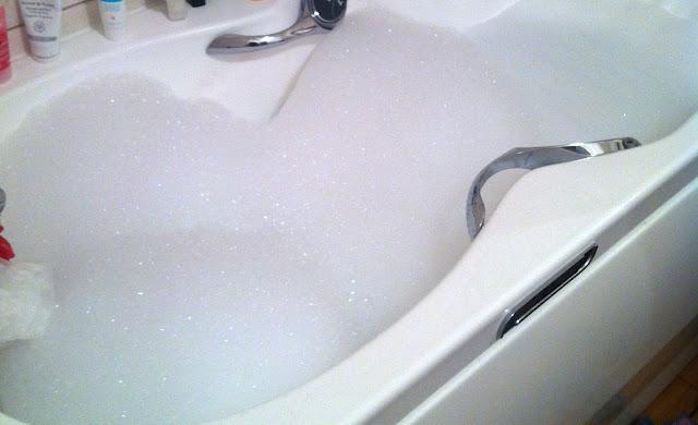 Le Bain Candy : Holly Berry Bubbly de Philosophy