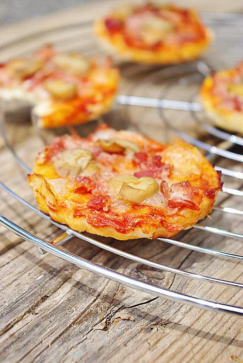 Mini pizza mozzarella bacon et champignon 3