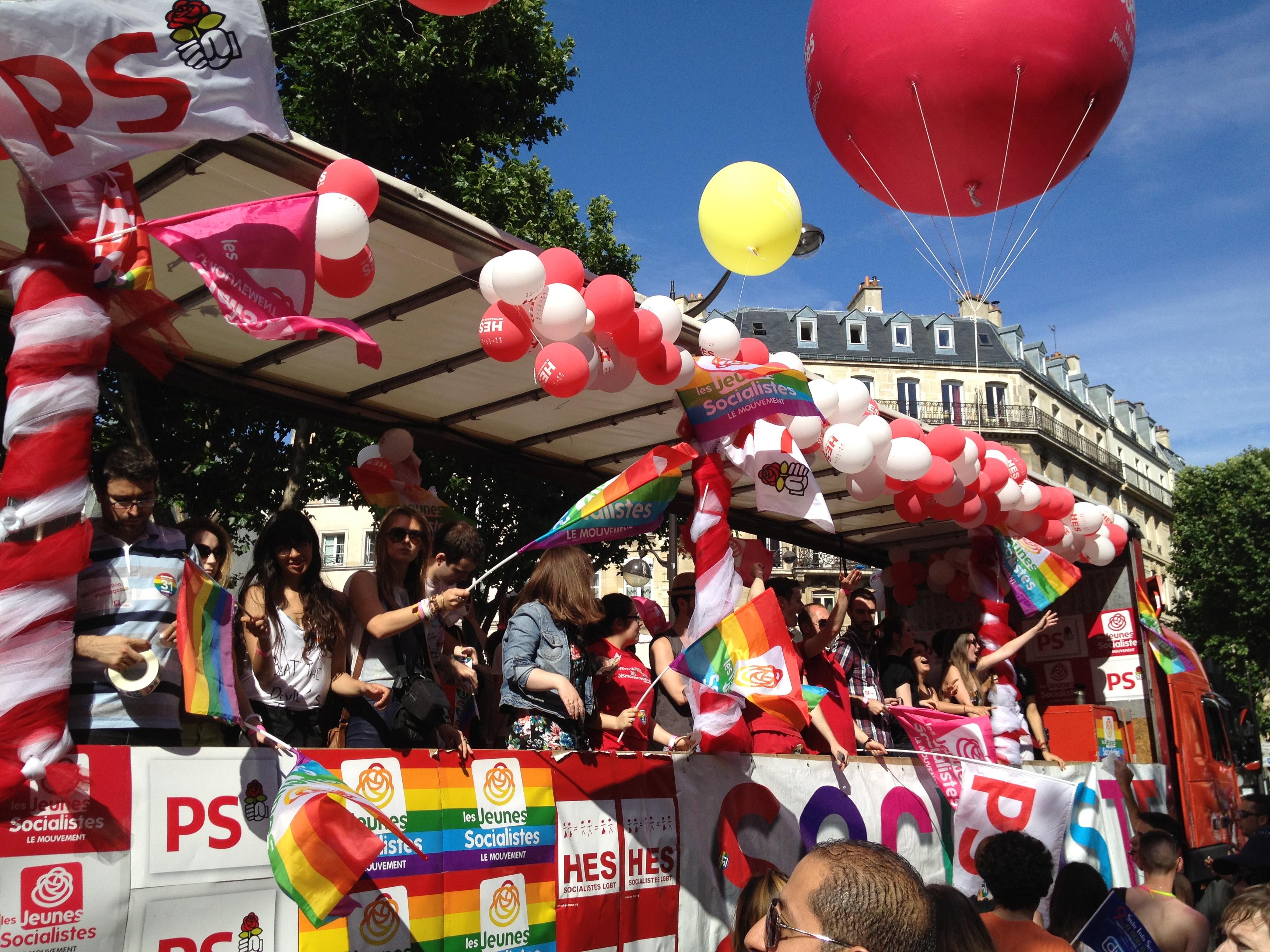 FATIGAY au fil de l’actualité : Facebook légalise le mariage homo, Ayrault aussi (mais seulement en 2013)