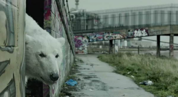 Greenpeace : un ours polaire à Londres