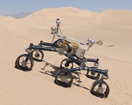 Le rover Curiosity de la NASA prend ses marques dans le désert de Mojave