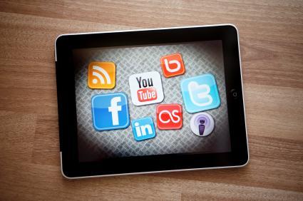 tablette medias sociaux Audience sociale: les plateformes les plus utilisées sur le deuxième écran [infographie]