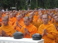 Gigantesque rassemblement de moines à Bangkok