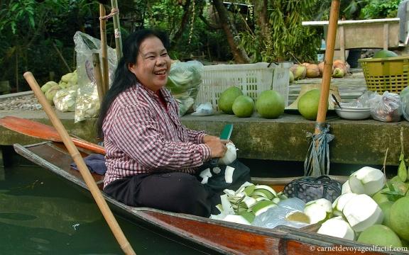 Le marché flottant de Damnoen Saduak, Thaïlande
