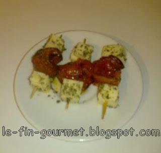 mini brochettes mozzarella , tomates grillées , herbes