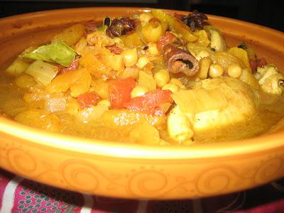 Tajine de poulet, à l'orange et aux abricots d'inspiration marocaine