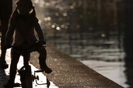 Céline Blaszykowski - Au bord de l'eau Au bord de l'eau
