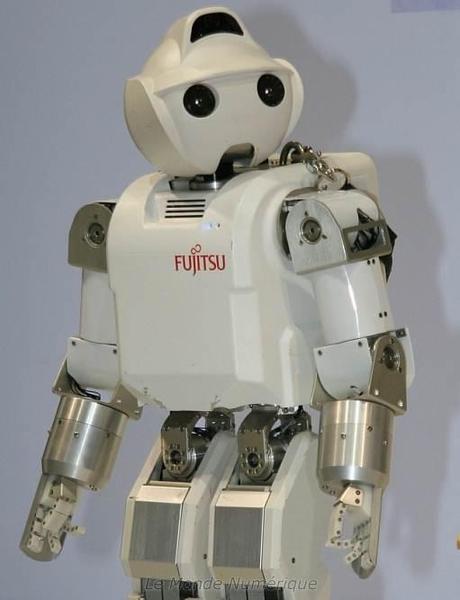 HOAP-3, le robot contrôlé par la pensée