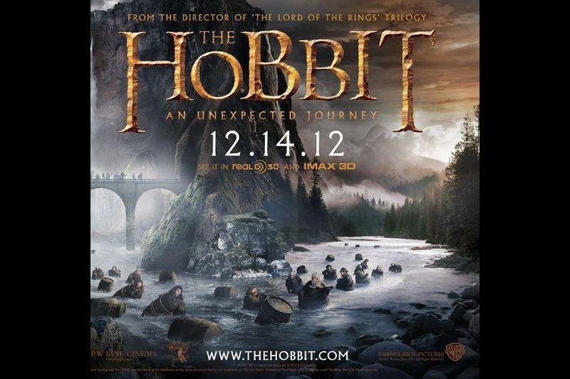 La dernière photo montre les hobbits qui se sont évadés de la prison des Elfes , se cachant dans des tonneaux.