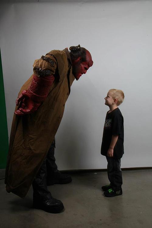 Hellboy devient réalité pour le plus grand plaisir d’un garçon de 6 ans