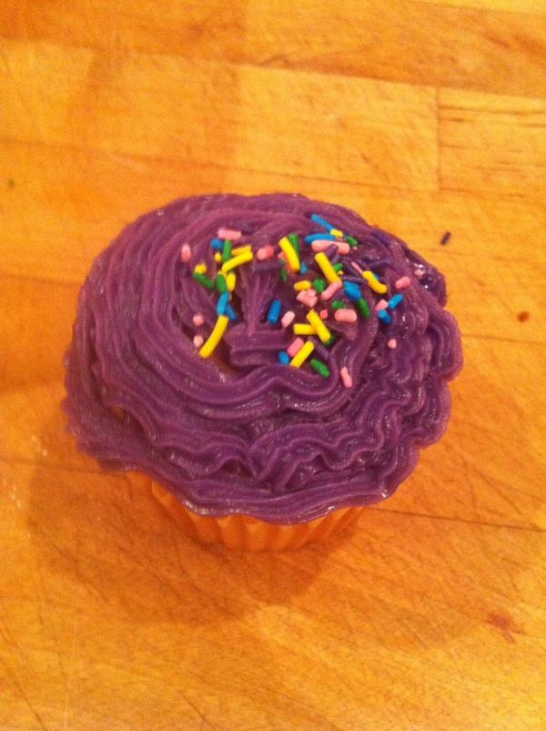 Cupcake glaçage violet