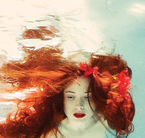 Elena Kalis, de la série Underwater Rhianne.