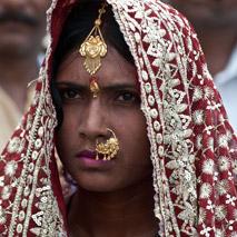 Inde - Obligée de déféquer en plein air, elle quitte son mari