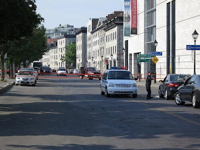 Poursuite et fusillade dans le Vieux-Montréal... (Quai Alexendra et  Musée Pointe-à-Callière)