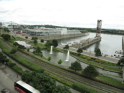 Poursuite et fusillade dans le Vieux-Montréal... (Quai Alexendra et  Musée Pointe-à-Callière)