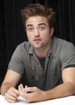 Nouveaux portraits de Robert Pattinson au Comic Con