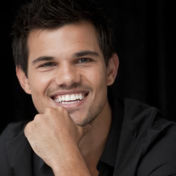 Nouveaux portraits de Taylor Lautner au Comic Con