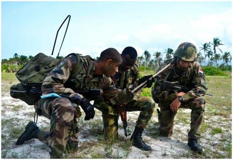 avec des soldats ivoiriens.jpg
