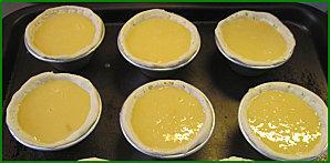 Pasteis de nata ou Pasteis de belem (petits flans aromatisés au citron Portugais)