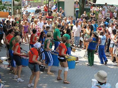 ZURUBA -Tam Tam rue Ste-Catherine un samedi après-midi ...
