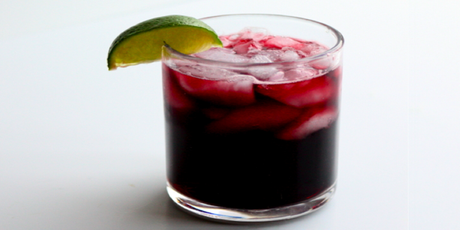 Un cocktail avec du vin et du cola ?