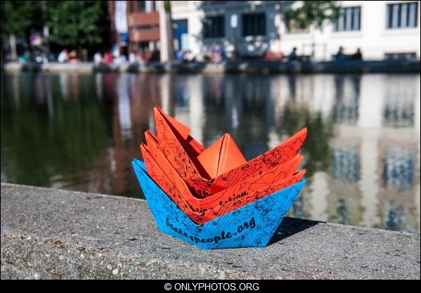 lacher-bateau-papier-paris-0002