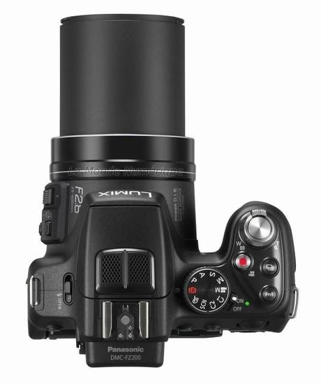 Panasonic Lumix FZ200 avec un super-zoom 24x signé Leica