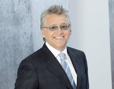 Le président fondateur de Juste pour rire GILBERT ROZON est poursuivi en justice par une ex-employée...