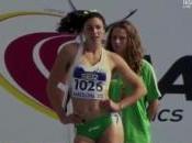 Echauffement sexy d’une athlète avant mètres haies