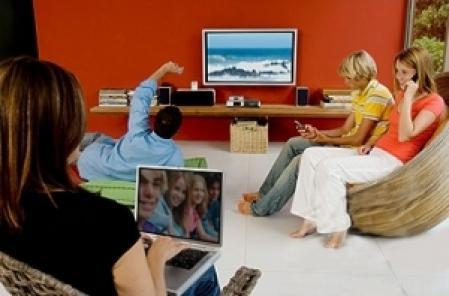 Tout comme l’ordinateur, l’humain devient lui aussi multitache