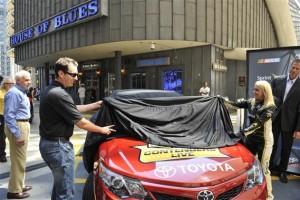 2012 Chicagoland Kyle Busch Miss Sprint Cup Unveil Contenders Live Toyota 300x200 Sprint Cup  ></div> Contenders Live 2012, annonce